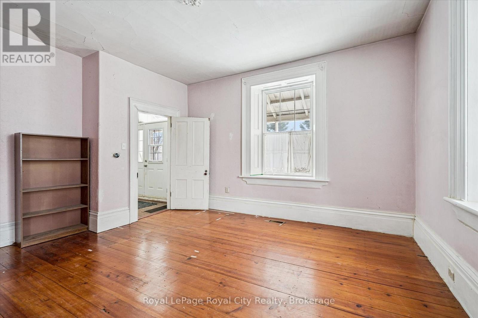 












5877 HIGHWAY 6 ROAD N

,
Centre Wellington,




Ontario
N1H6J2

