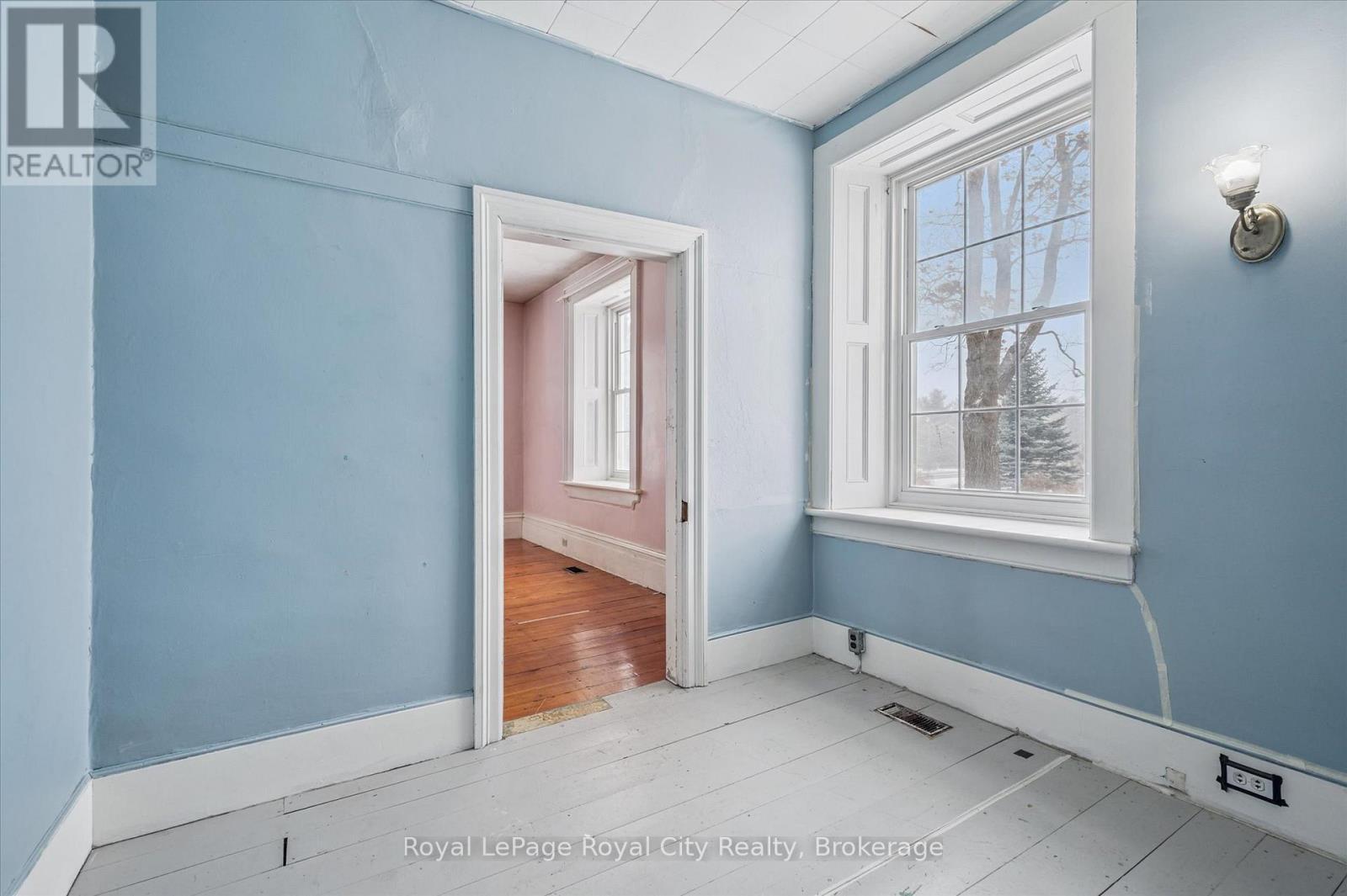 












5877 HIGHWAY 6 ROAD N

,
Centre Wellington,




Ontario
N1H6J2

