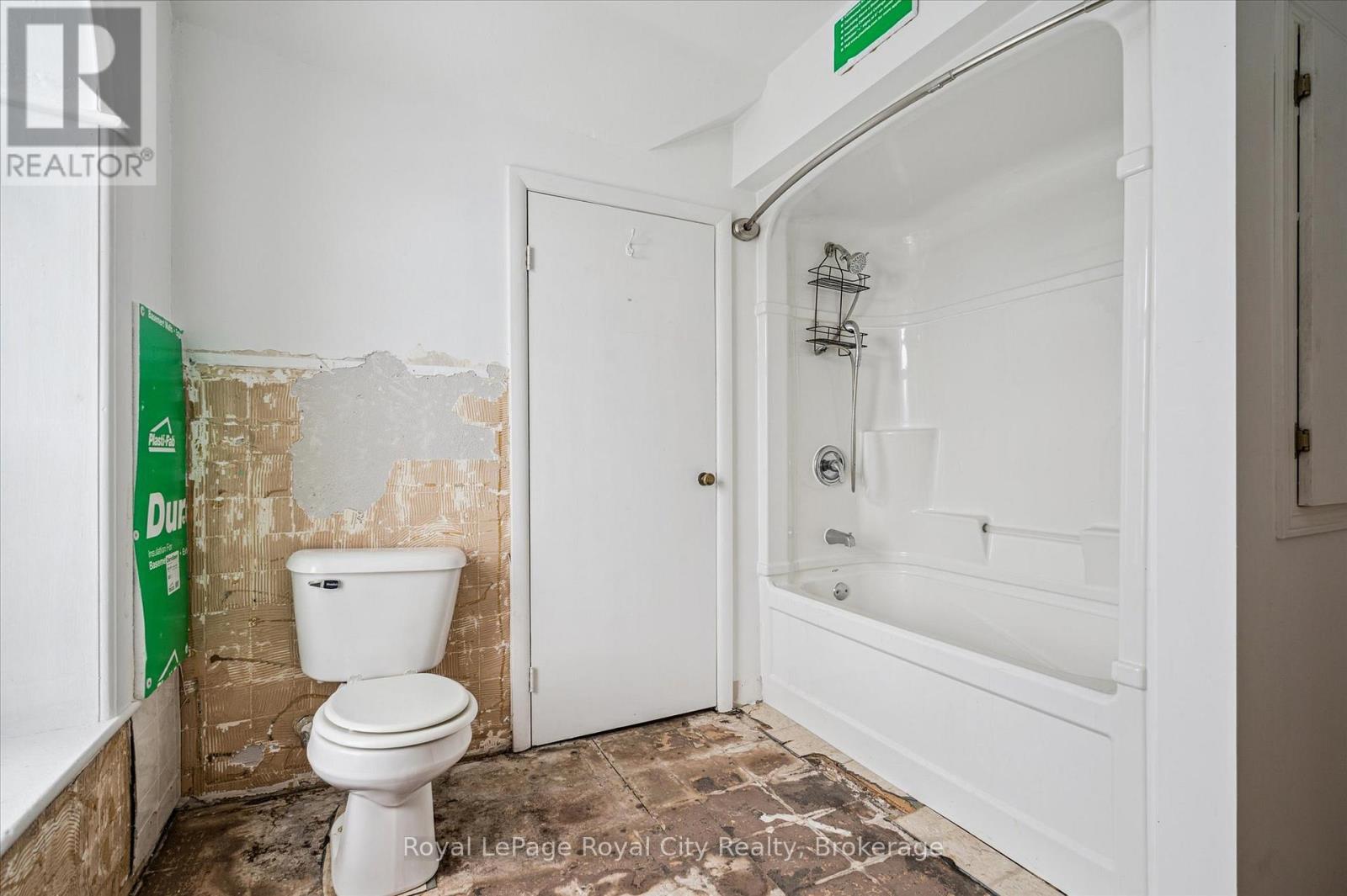 












5877 HIGHWAY 6 ROAD N

,
Centre Wellington,




Ontario
N1H6J2

