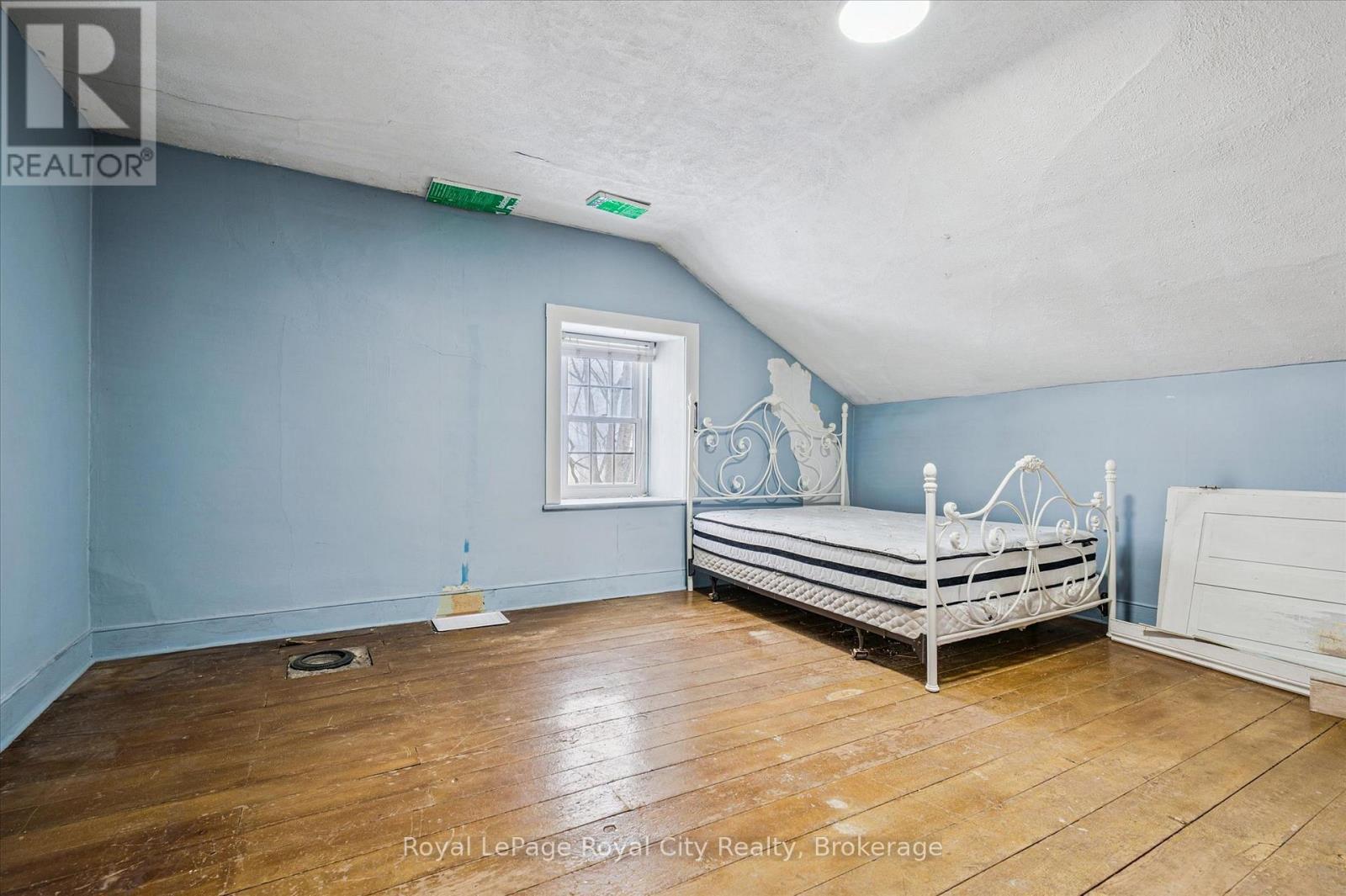 












5877 HIGHWAY 6 ROAD N

,
Centre Wellington,




Ontario
N1H6J2

