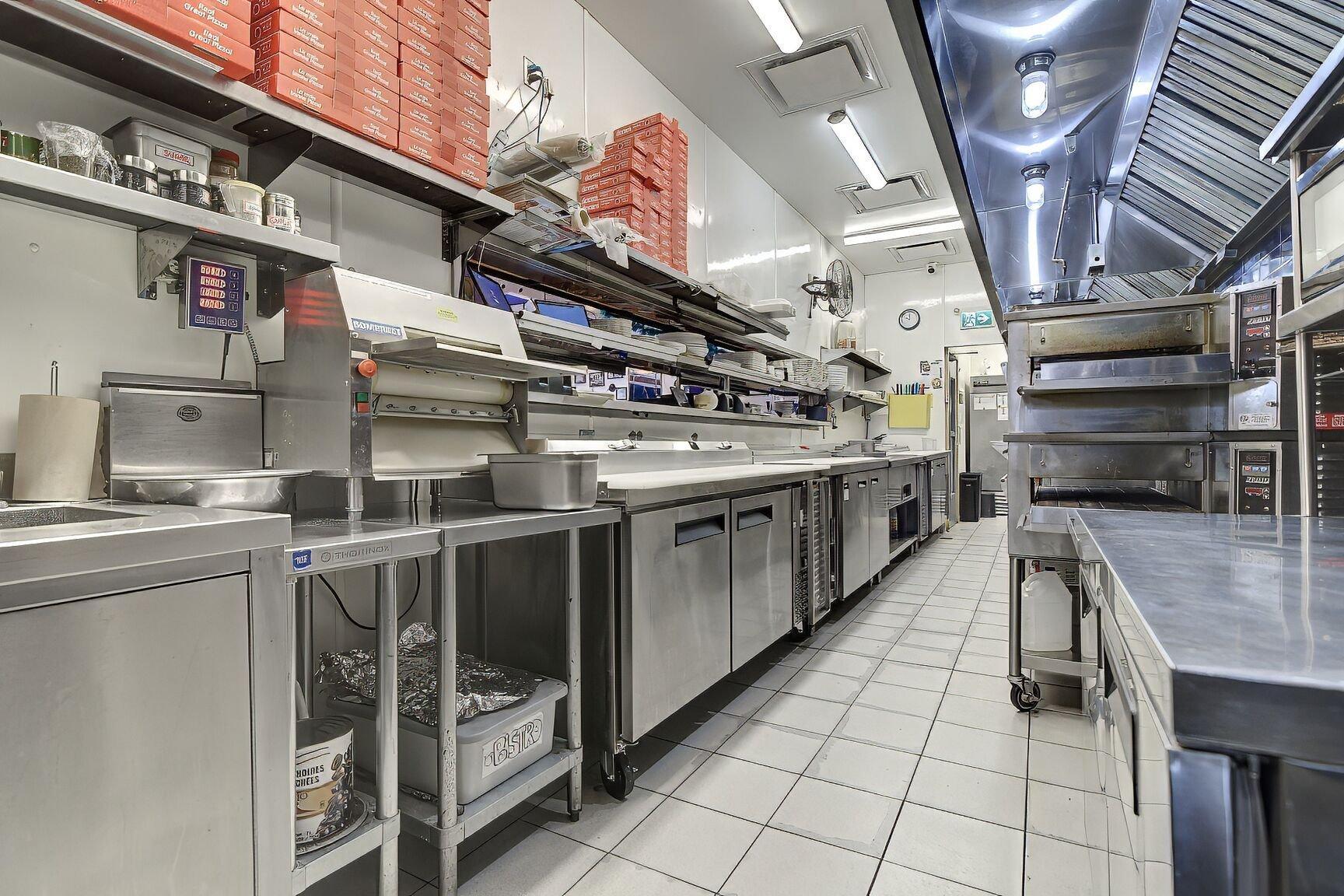 









105F


Av. Guindon

,
Saint-Sauveur,




QC
J0R1R6

