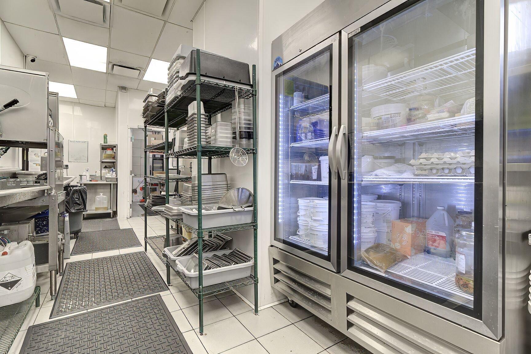 









105F


Av. Guindon

,
Saint-Sauveur,




QC
J0R1R6

