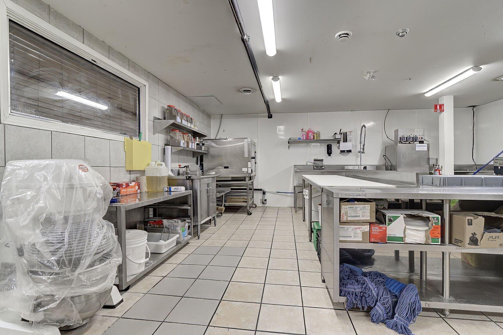 









105F


Av. Guindon

,
Saint-Sauveur,




QC
J0R1R6

