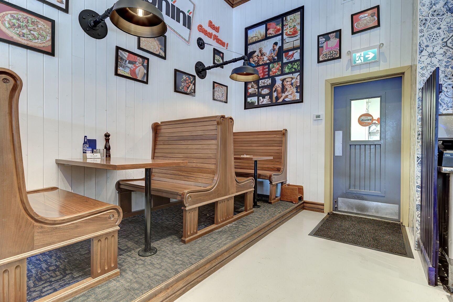 









105F


Av. Guindon

,
Saint-Sauveur,




QC
J0R1R6

