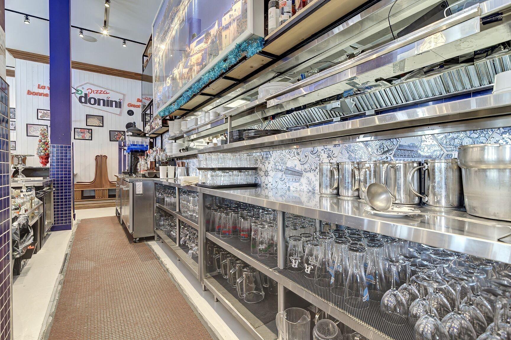 









105F


Av. Guindon

,
Saint-Sauveur,




QC
J0R1R6

