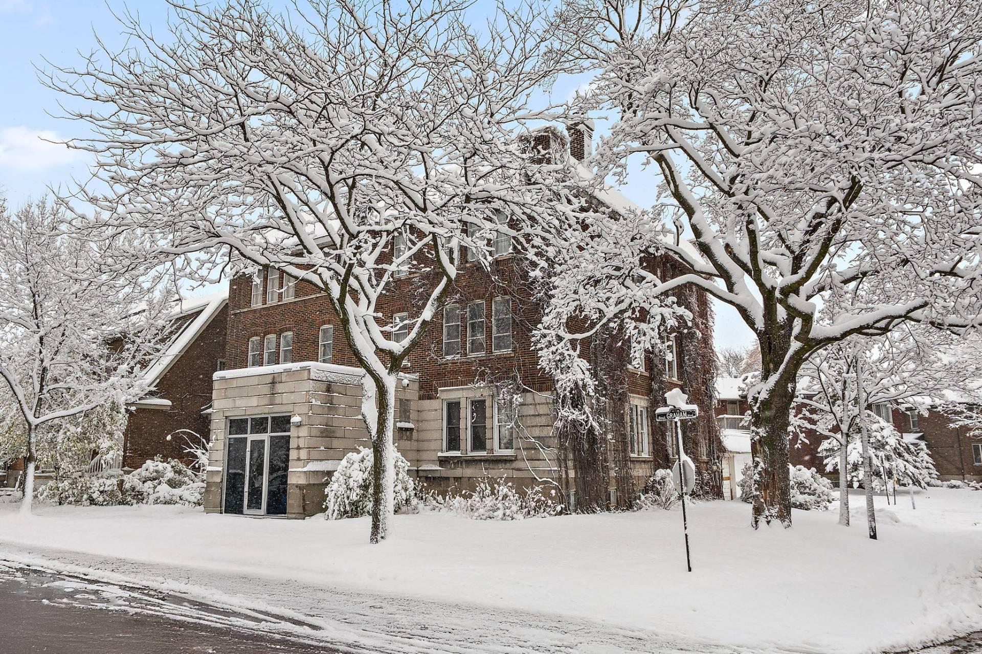 









1210


Boul. Graham

,
Mont-Royal,




QC
H3P2G4

