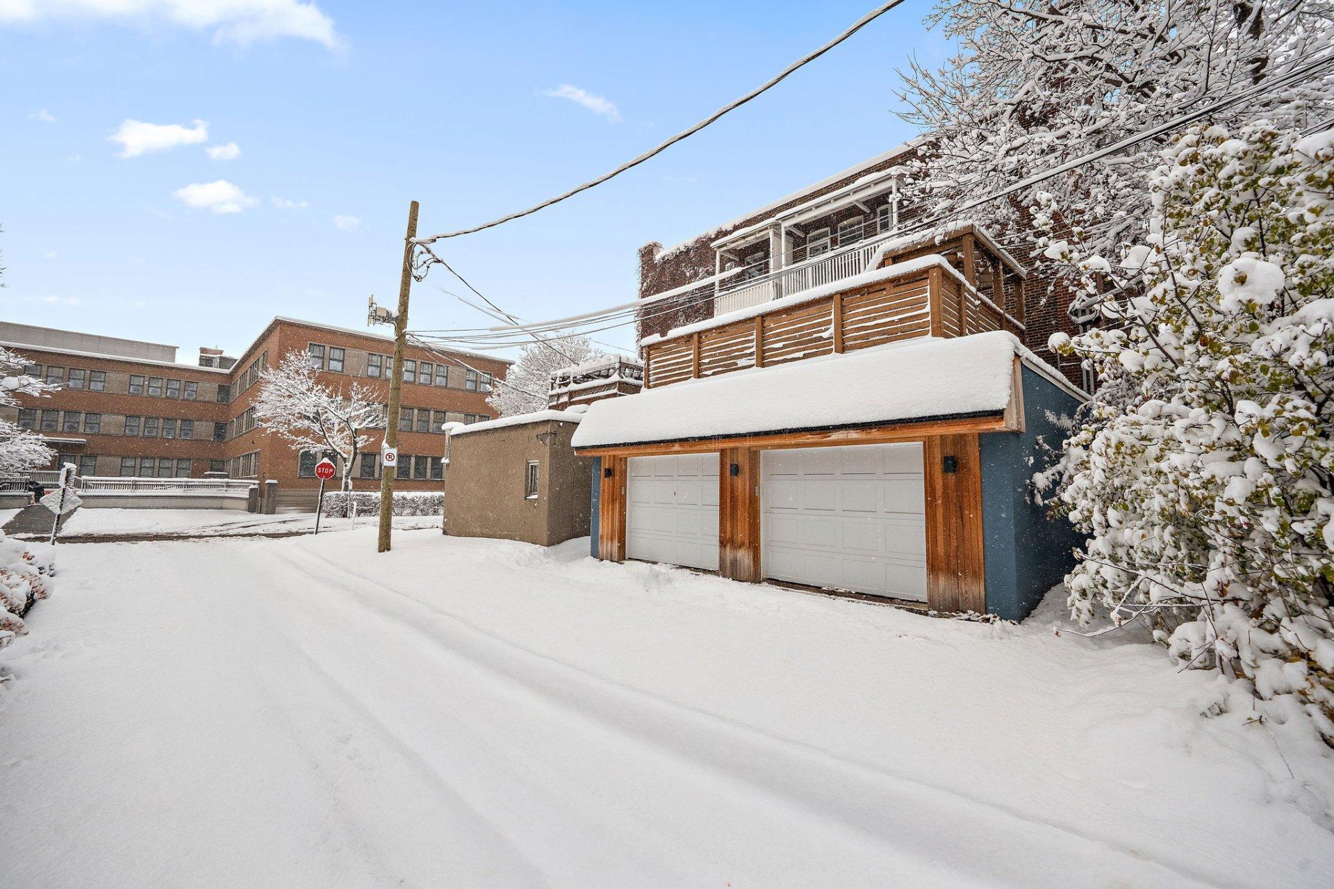 









1210


Boul. Graham

,
Mont-Royal,




QC
H3P2G4

