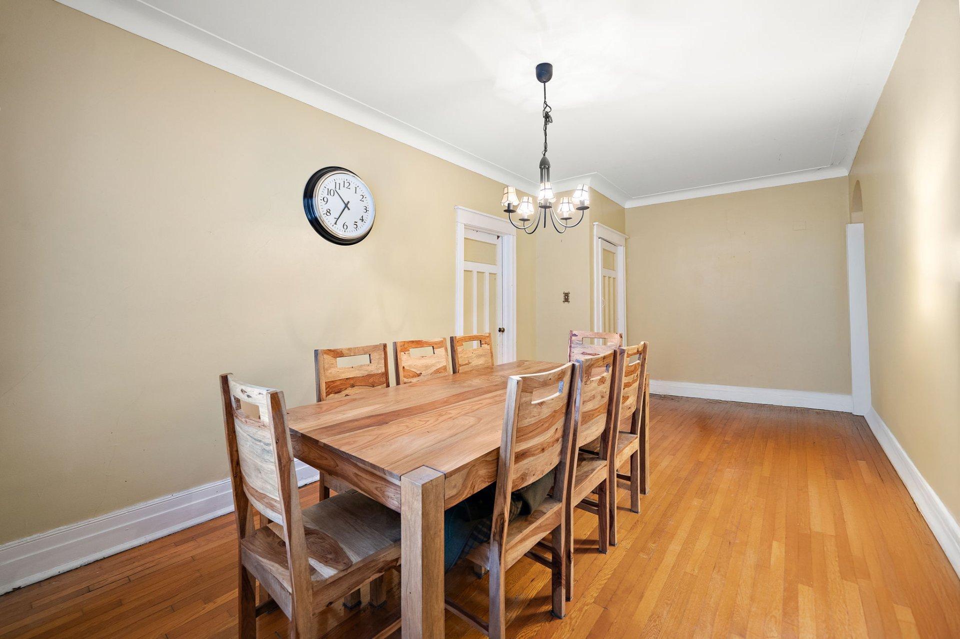 









1210


Boul. Graham

,
Mont-Royal,




QC
H3P2G4

