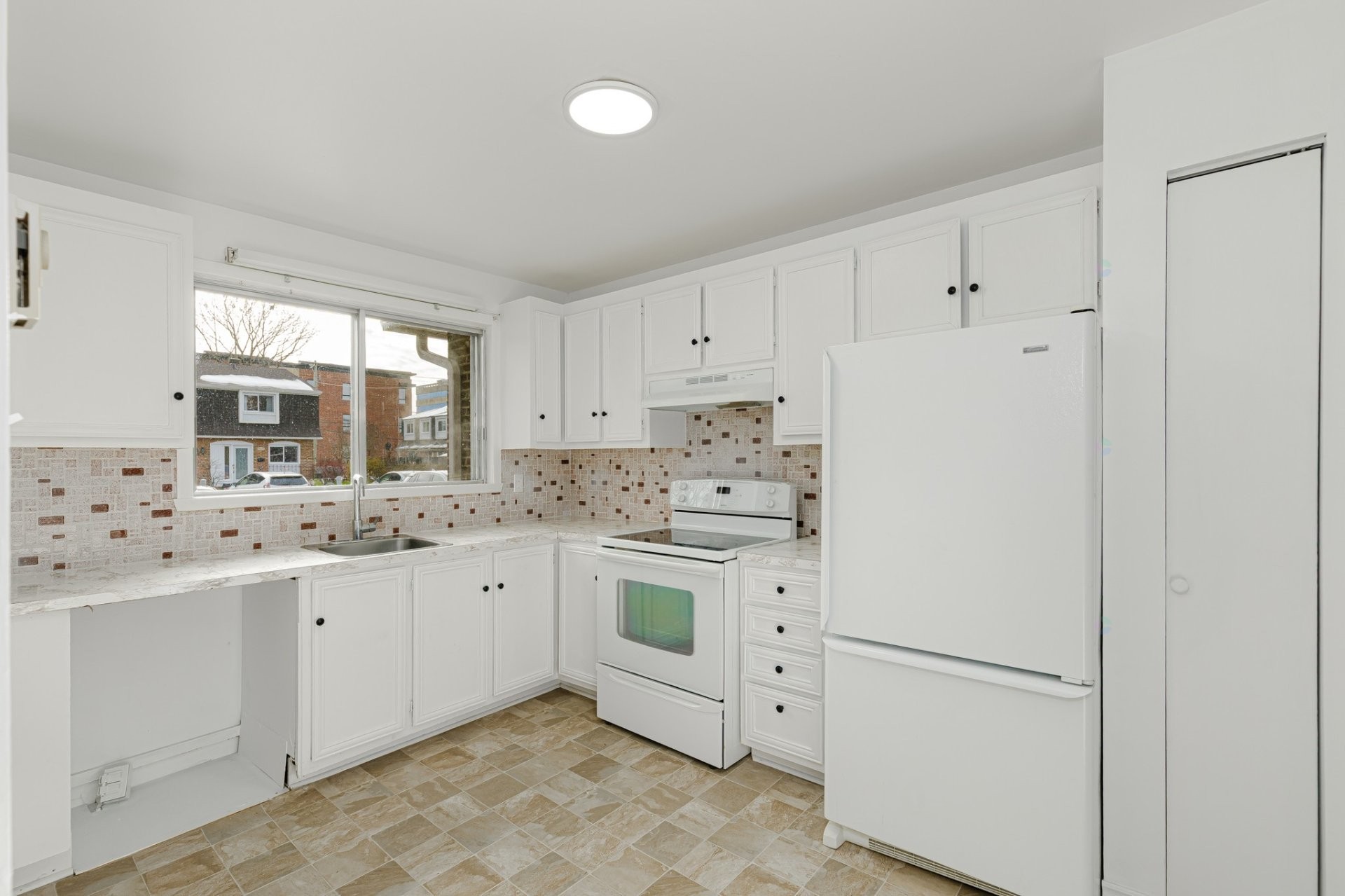 









4958


Rue Lake

,
Dollard-des-Ormeaux,




QC
H9G1G8

