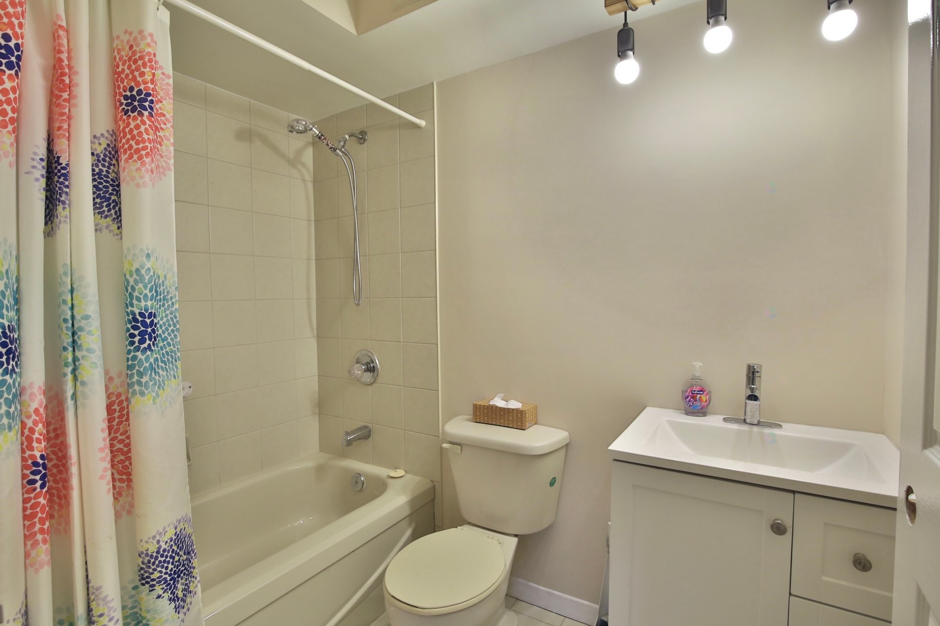 









1645


Rue Gauthier

, 22,
Saint-Bruno-de-Montarville,




QC
J3V5Y4

