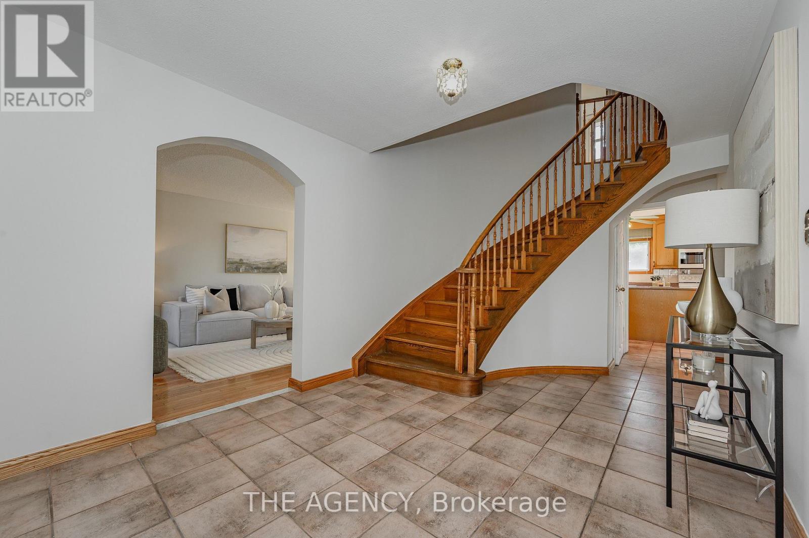 












631 FOUR MILE CREEK ROAD

,
Niagara-on-the-Lake,




Ontario
L0S1J0

