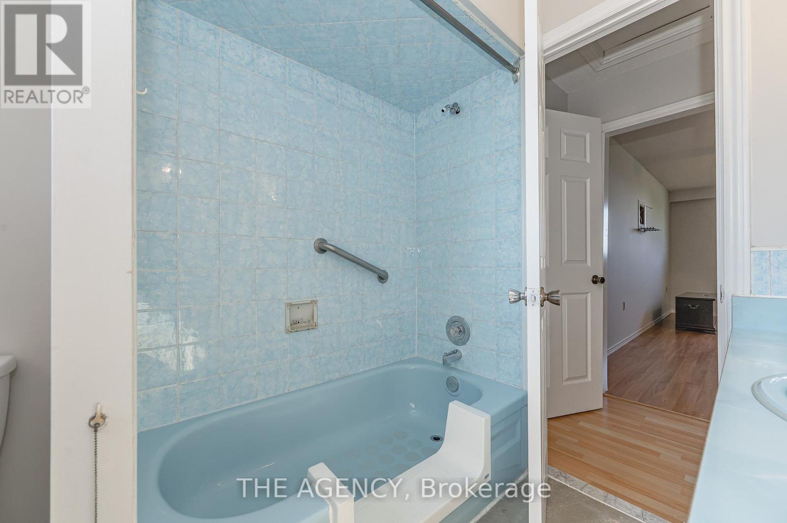 












631 FOUR MILE CREEK ROAD

,
Niagara-on-the-Lake,




Ontario
L0S1J0

