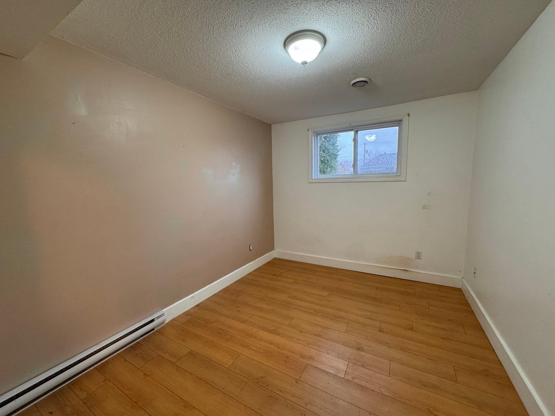 









1302


Boul. St-René E.

,
Gatineau (Gatineau),




QC
J8R1M3

