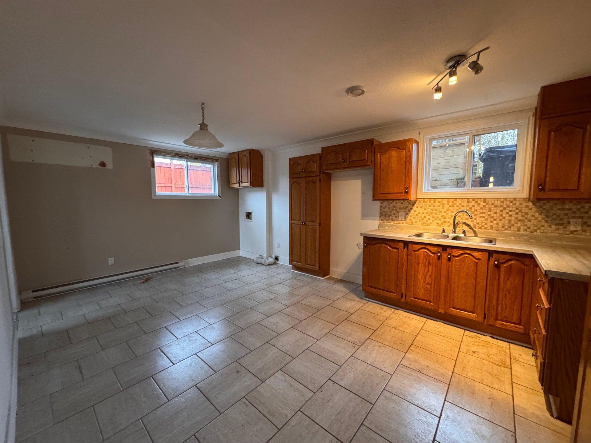 









1302


Boul. St-René E.

,
Gatineau (Gatineau),




QC
J8R1M3

