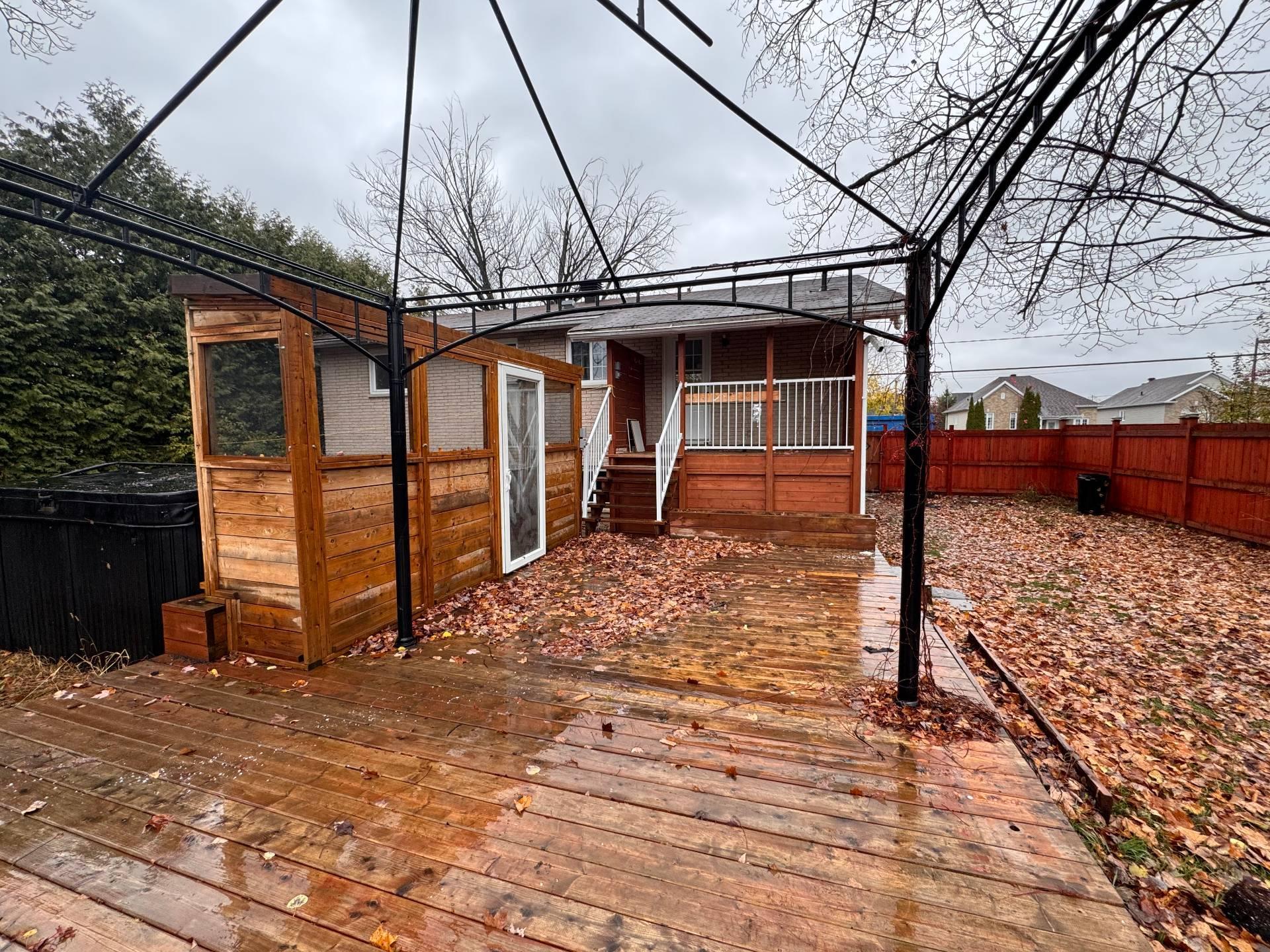 









1302


Boul. St-René E.

,
Gatineau (Gatineau),




QC
J8R1M3

