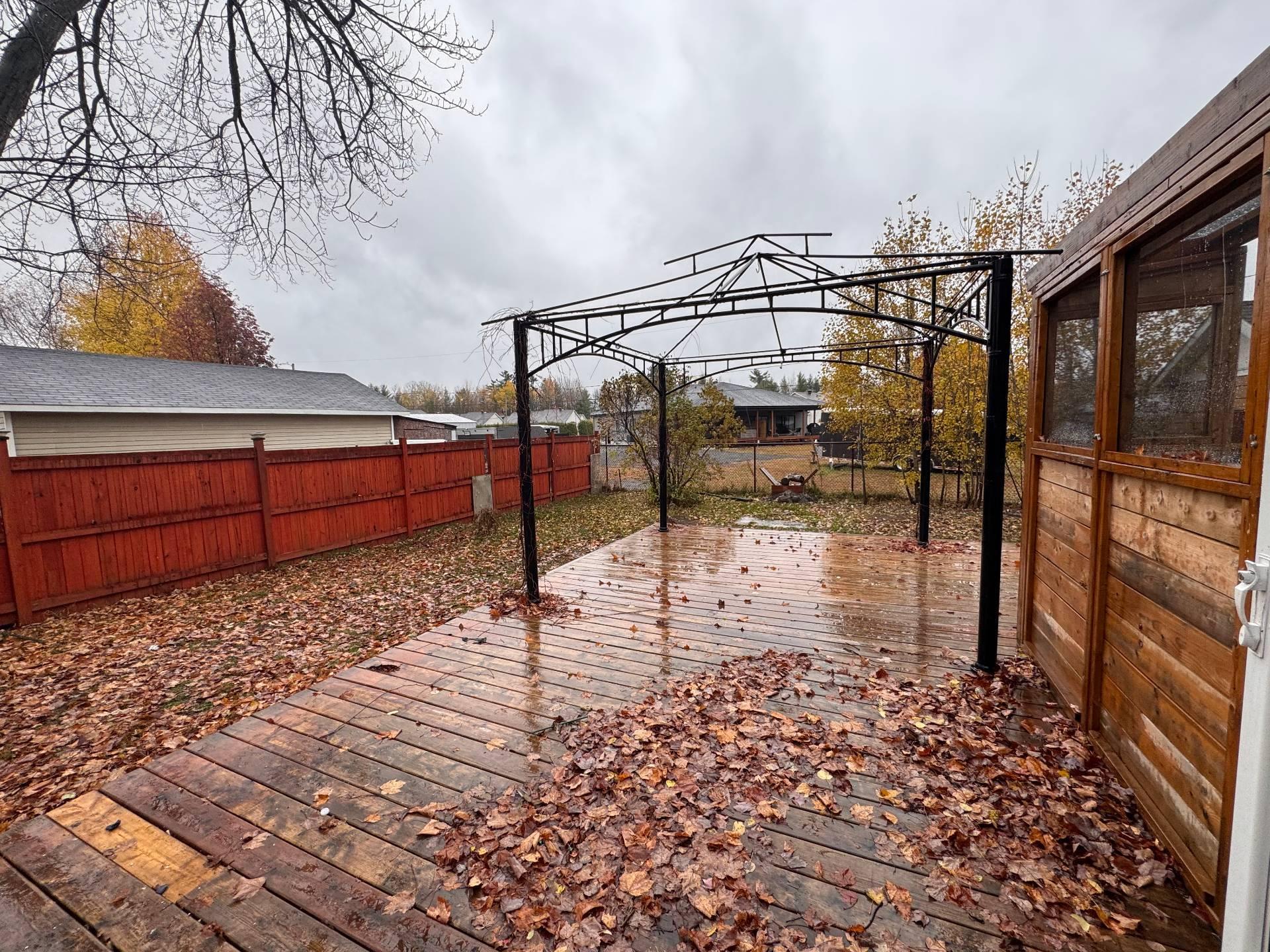 









1302


Boul. St-René E.

,
Gatineau (Gatineau),




QC
J8R1M3

