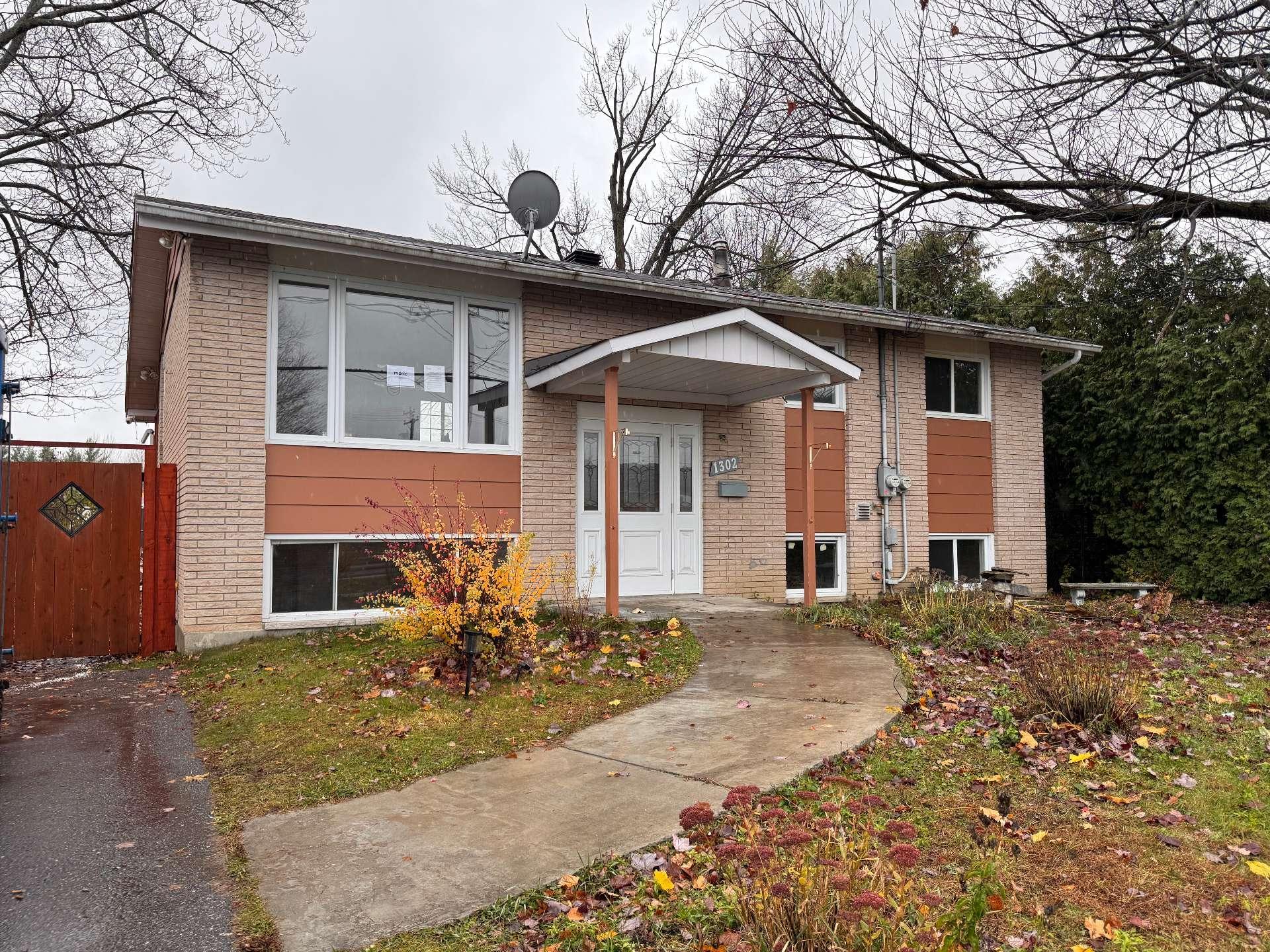 









1302


Boul. St-René E.

,
Gatineau (Gatineau),




QC
J8R1M3

