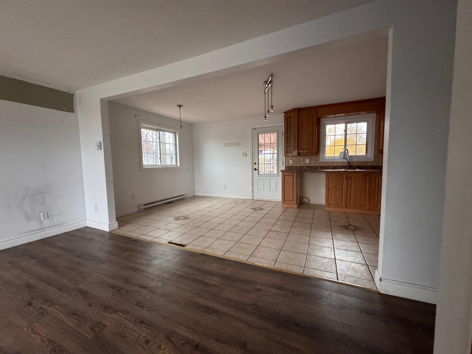 









1302


Boul. St-René E.

,
Gatineau (Gatineau),




QC
J8R1M3

