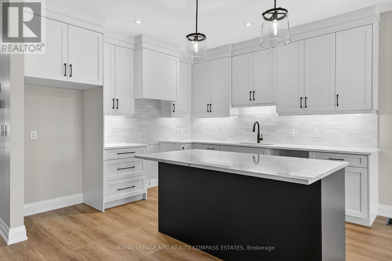 












6 PEACHTREE LANE

,
Niagara-on-the-Lake (Virgil),




Ontario
L0S1J0

