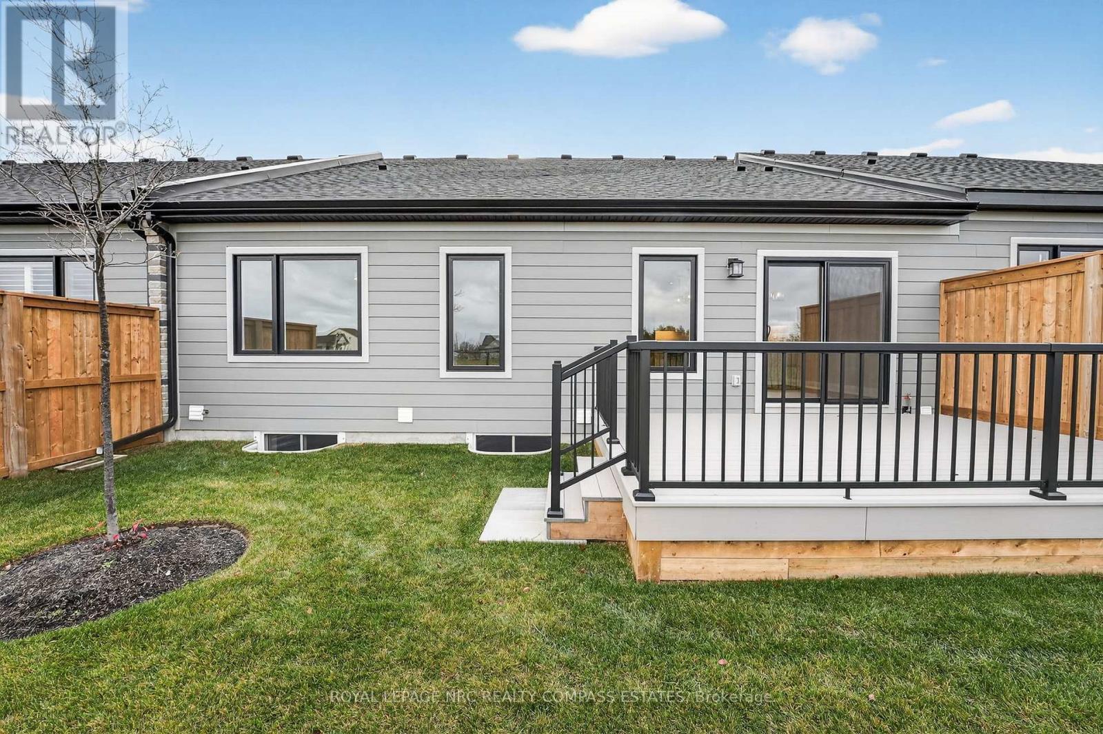 












6 PEACHTREE LANE

,
Niagara-on-the-Lake (Virgil),




Ontario
L0S1J0

