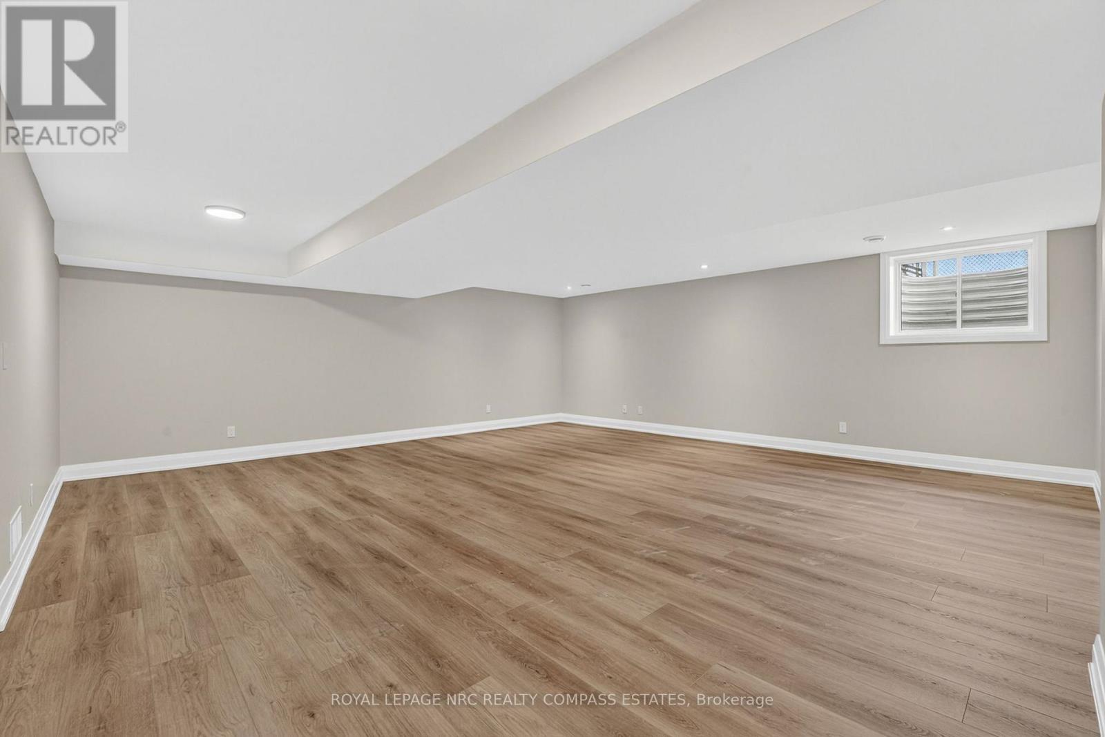 












6 PEACHTREE LANE

,
Niagara-on-the-Lake (Virgil),




Ontario
L0S1J0

