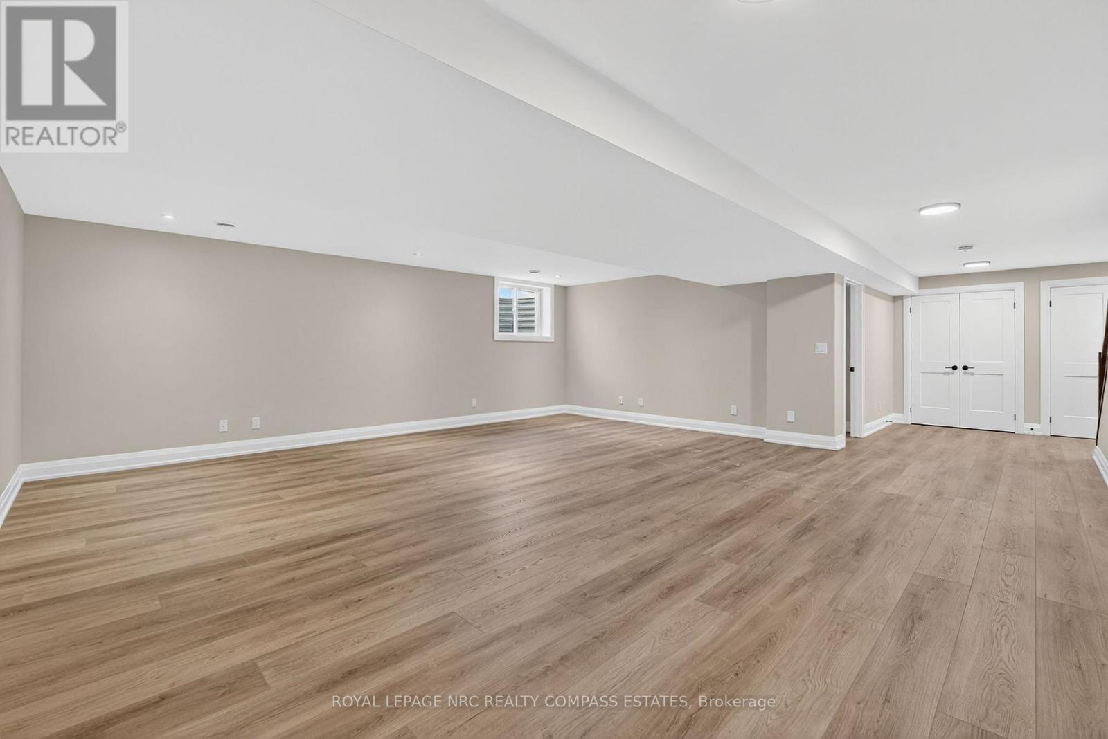 












6 PEACHTREE LANE

,
Niagara-on-the-Lake (Virgil),




Ontario
L0S1J0

