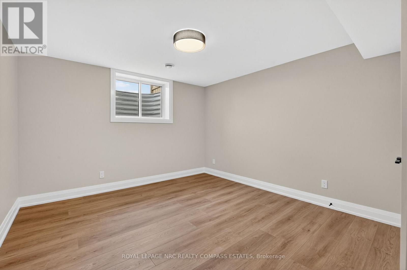 












6 PEACHTREE LANE

,
Niagara-on-the-Lake (Virgil),




Ontario
L0S1J0

