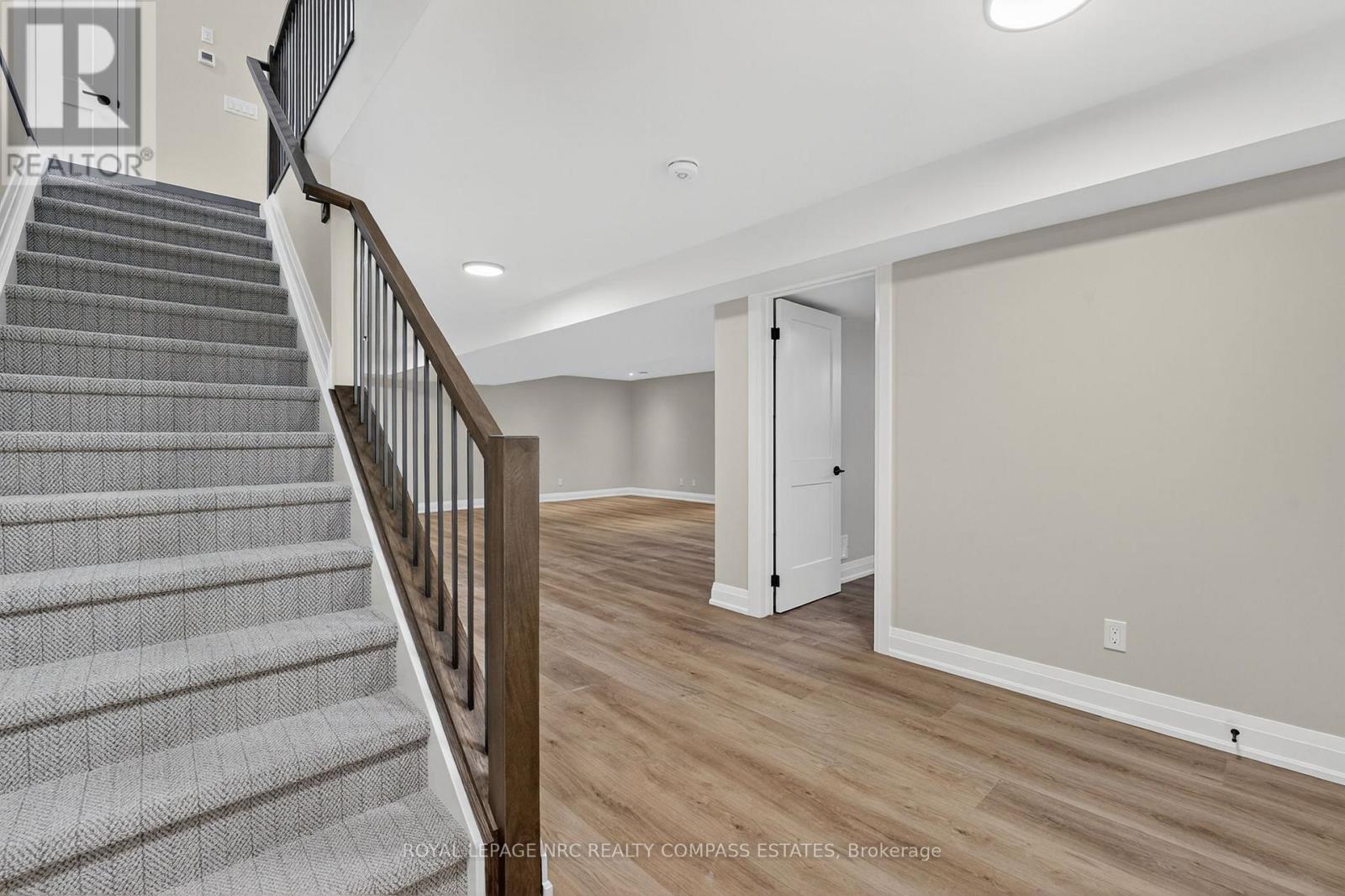 












6 PEACHTREE LANE

,
Niagara-on-the-Lake (Virgil),




Ontario
L0S1J0

