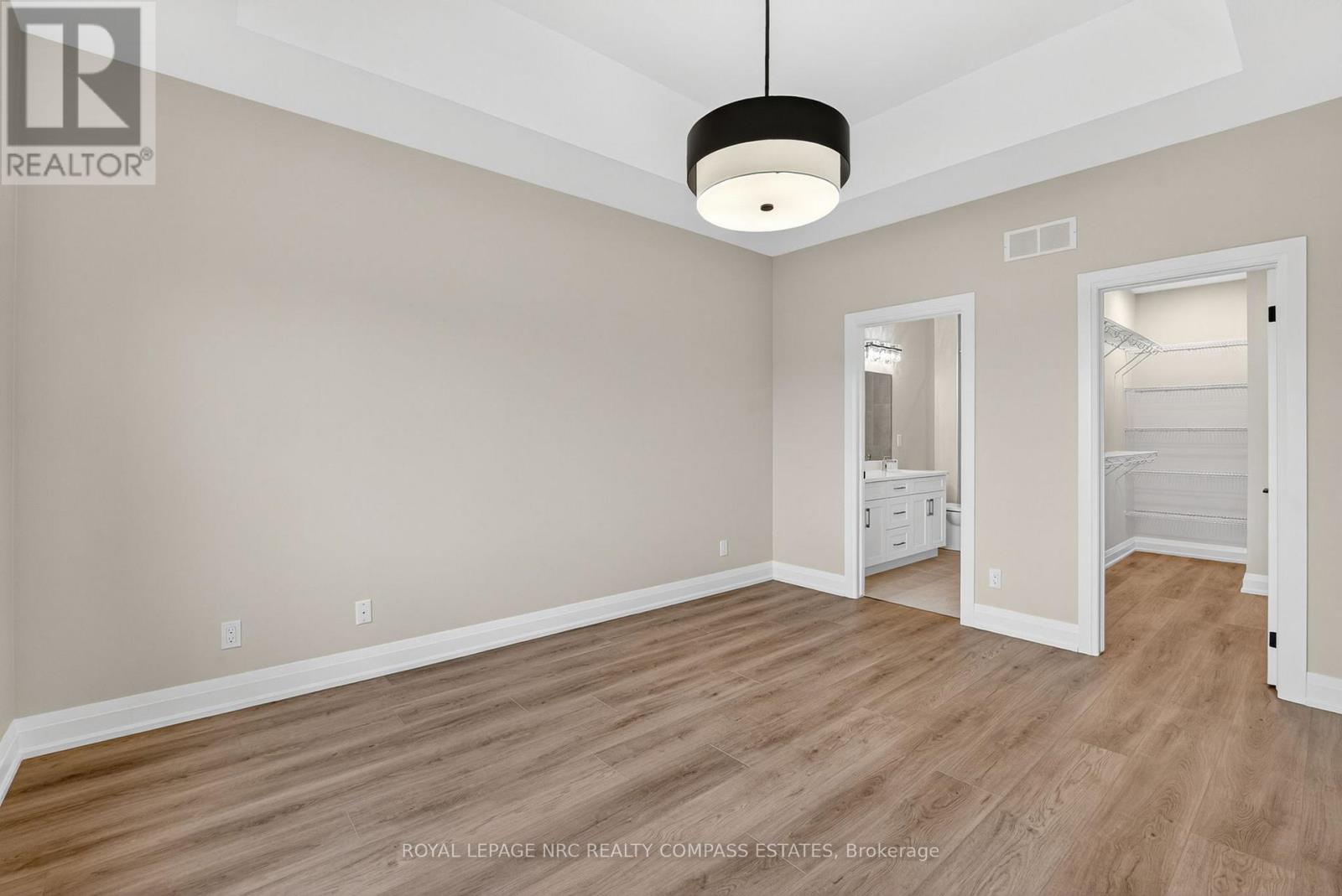 












6 PEACHTREE LANE

,
Niagara-on-the-Lake (Virgil),




Ontario
L0S1J0

