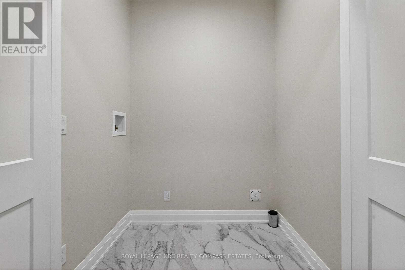 












6 PEACHTREE LANE

,
Niagara-on-the-Lake (Virgil),




Ontario
L0S1J0

