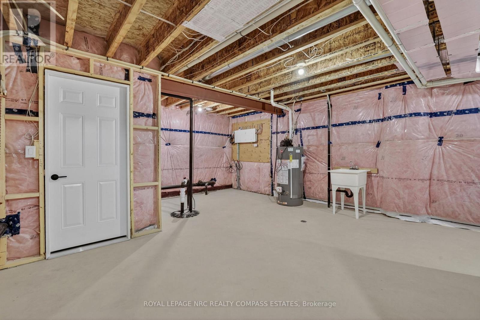 












6 PEACHTREE LANE

,
Niagara-on-the-Lake (Virgil),




Ontario
L0S1J0

