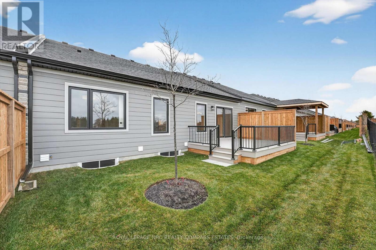 












6 PEACHTREE LANE

,
Niagara-on-the-Lake (Virgil),




Ontario
L0S1J0

