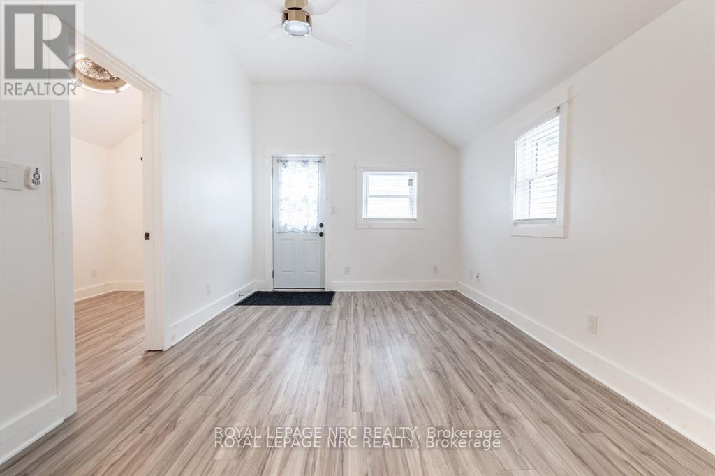 












387 ELMWOOD AVENUE

,
Fort Erie (Crystal Beach),




Ontario
L0S1B0

