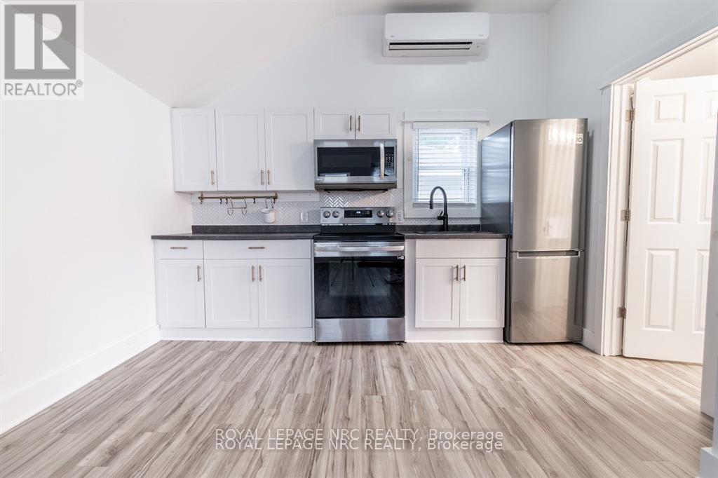 












387 ELMWOOD AVENUE

,
Fort Erie (Crystal Beach),




Ontario
L0S1B0

