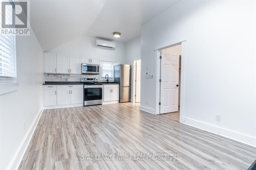 












387 ELMWOOD AVENUE

,
Fort Erie (Crystal Beach),




Ontario
L0S1B0

