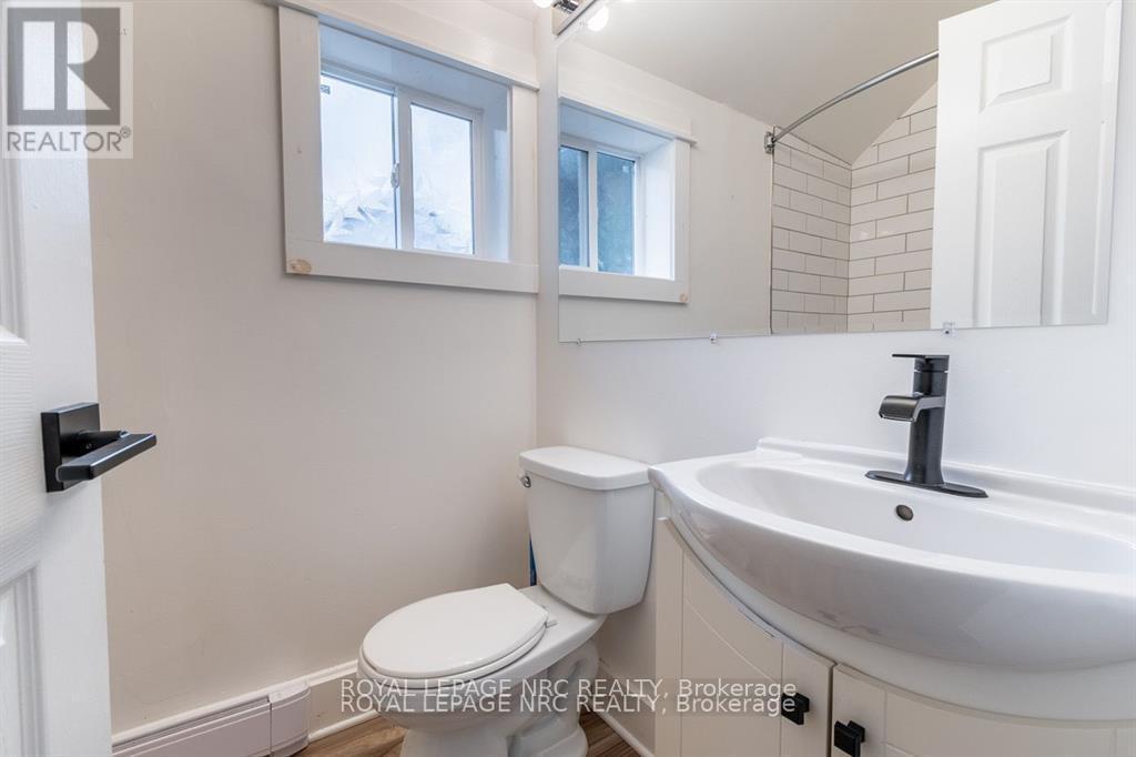 












387 ELMWOOD AVENUE

,
Fort Erie (Crystal Beach),




Ontario
L0S1B0

