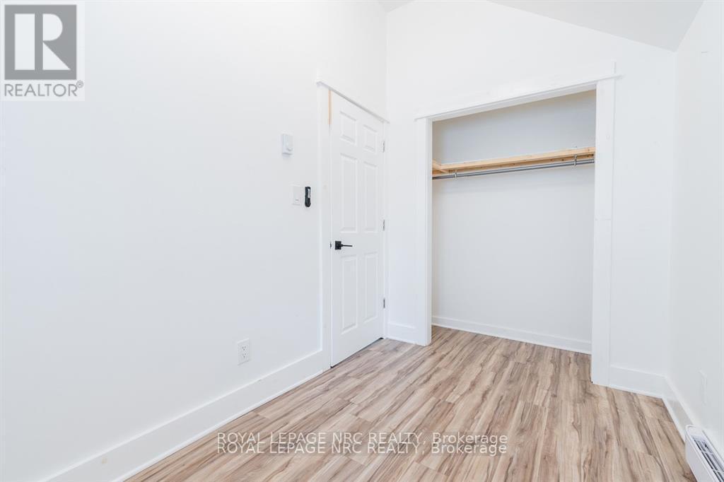 












387 ELMWOOD AVENUE

,
Fort Erie (Crystal Beach),




Ontario
L0S1B0

