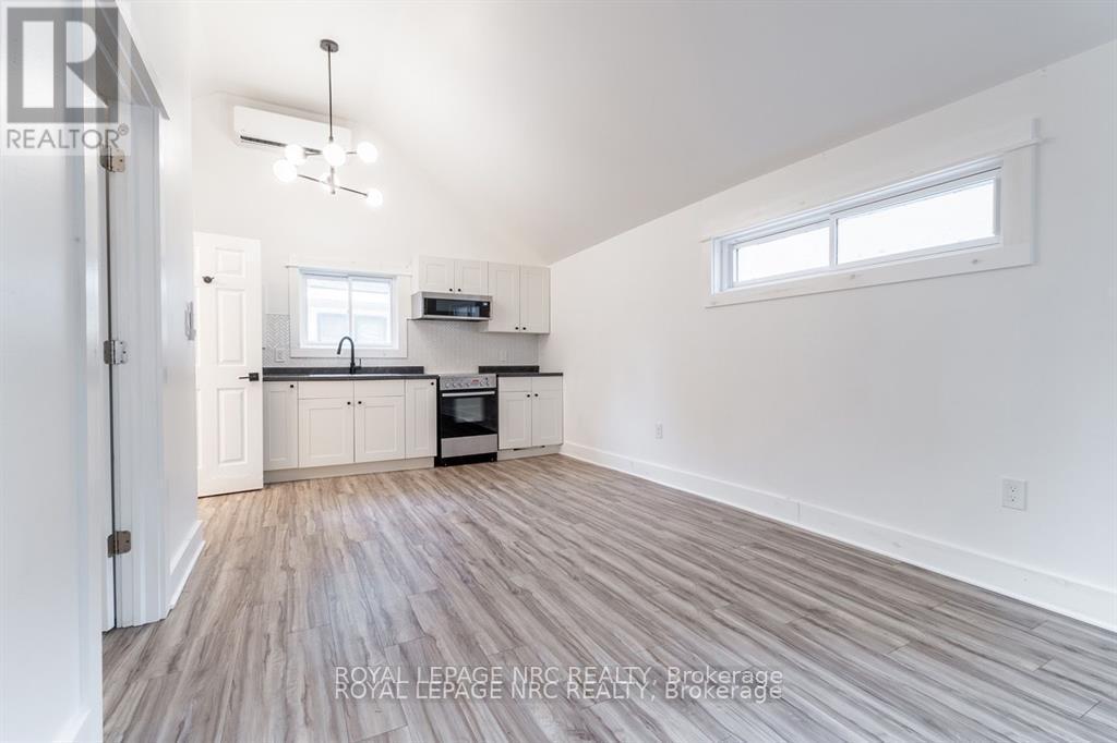 












387 ELMWOOD AVENUE

,
Fort Erie (Crystal Beach),




Ontario
L0S1B0

