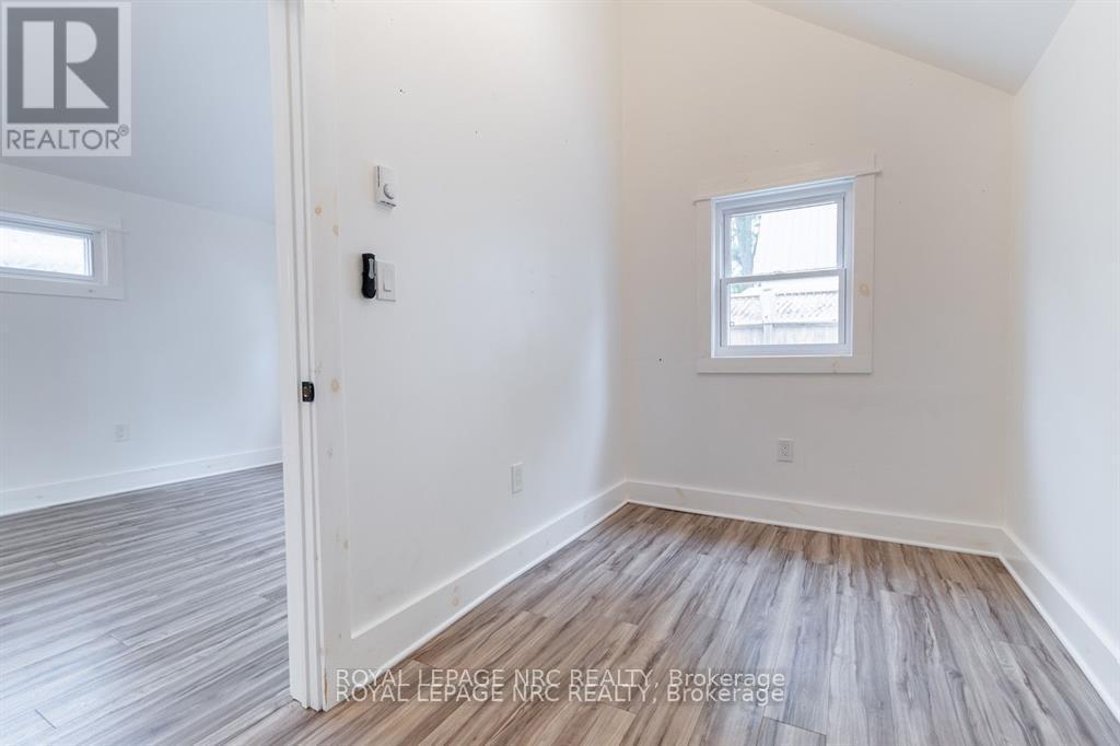 












387 ELMWOOD AVENUE

,
Fort Erie (Crystal Beach),




Ontario
L0S1B0

