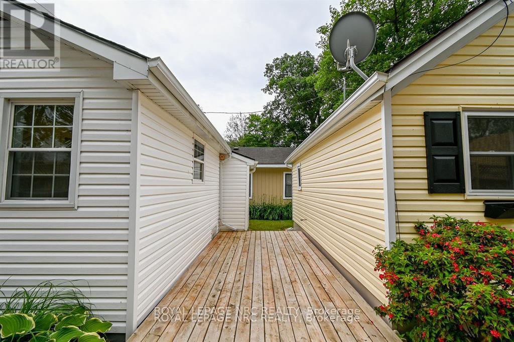 












387 ELMWOOD AVENUE

,
Fort Erie (Crystal Beach),




Ontario
L0S1B0

