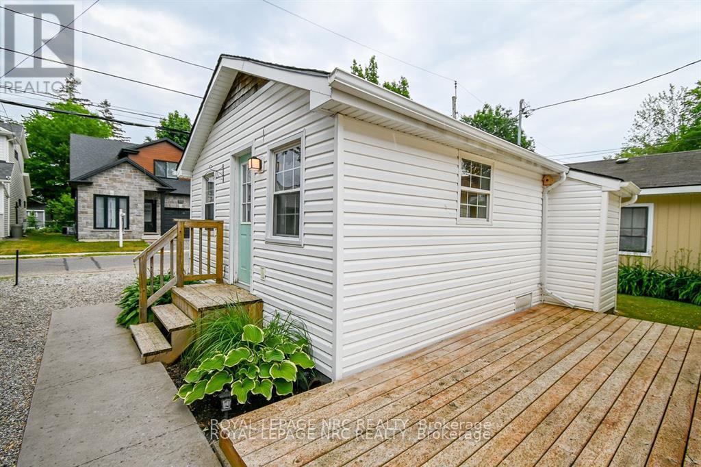 












387 ELMWOOD AVENUE

,
Fort Erie (Crystal Beach),




Ontario
L0S1B0

