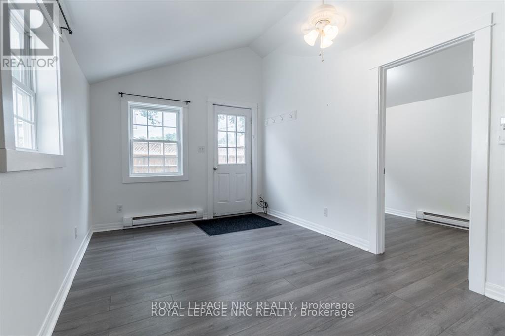 












387 ELMWOOD AVENUE

,
Fort Erie (Crystal Beach),




Ontario
L0S1B0

