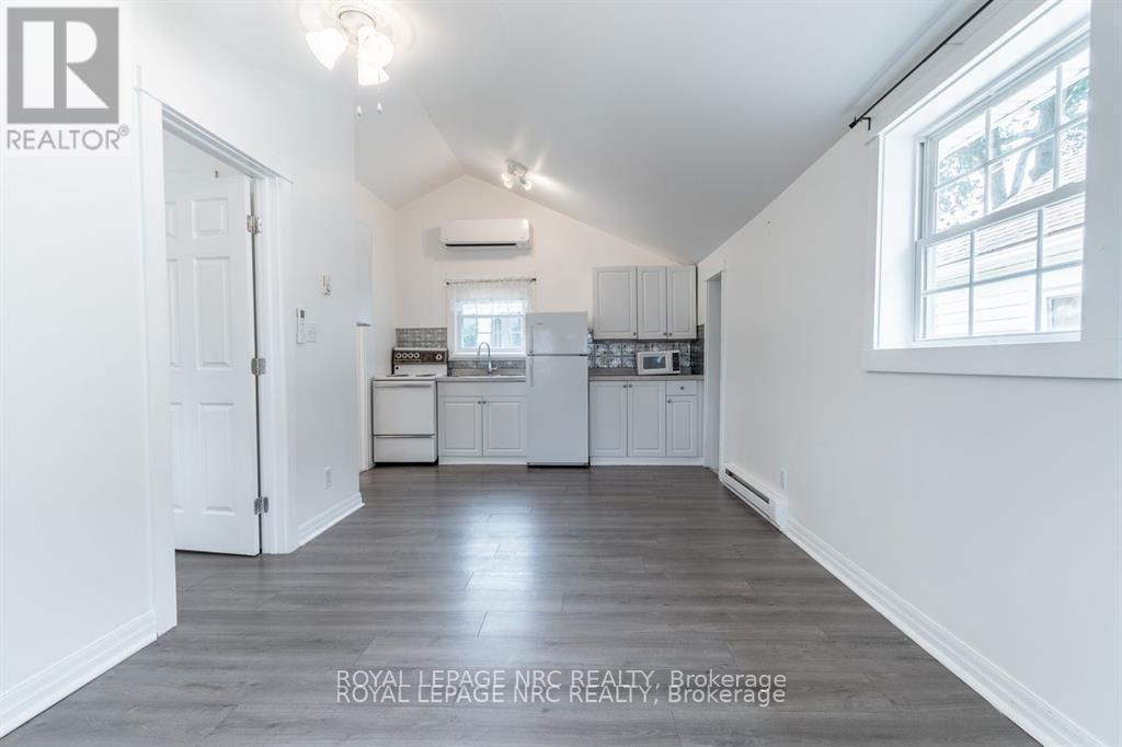 












387 ELMWOOD AVENUE

,
Fort Erie (Crystal Beach),




Ontario
L0S1B0

