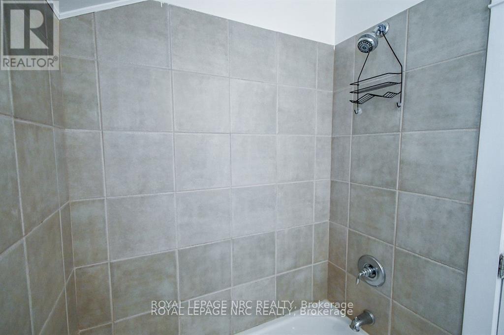 












387 ELMWOOD AVENUE

,
Fort Erie (Crystal Beach),




Ontario
L0S1B0

