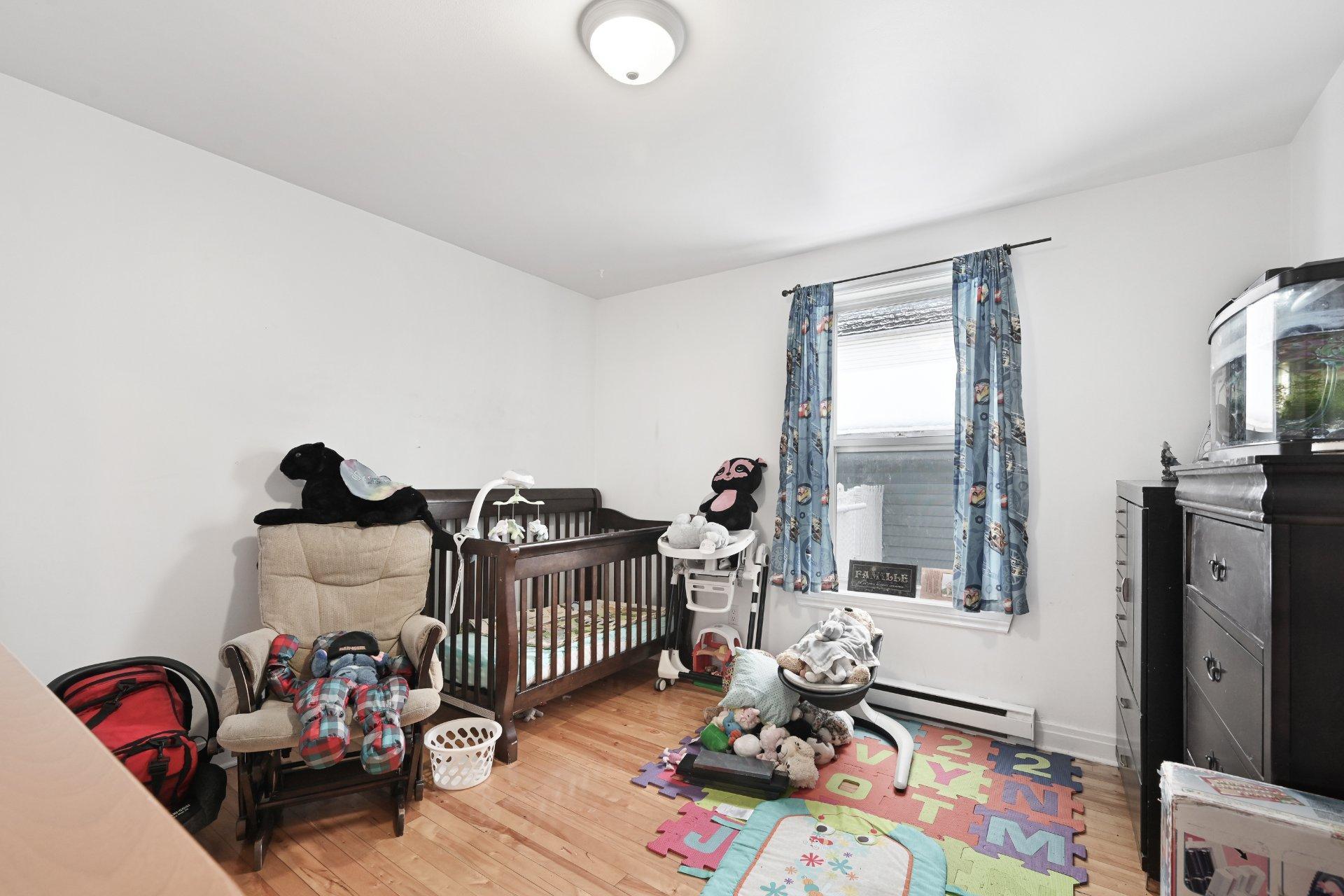 









16565


Av. Lajoie

,
Saint-Hyacinthe,




QC
J2T3J7

