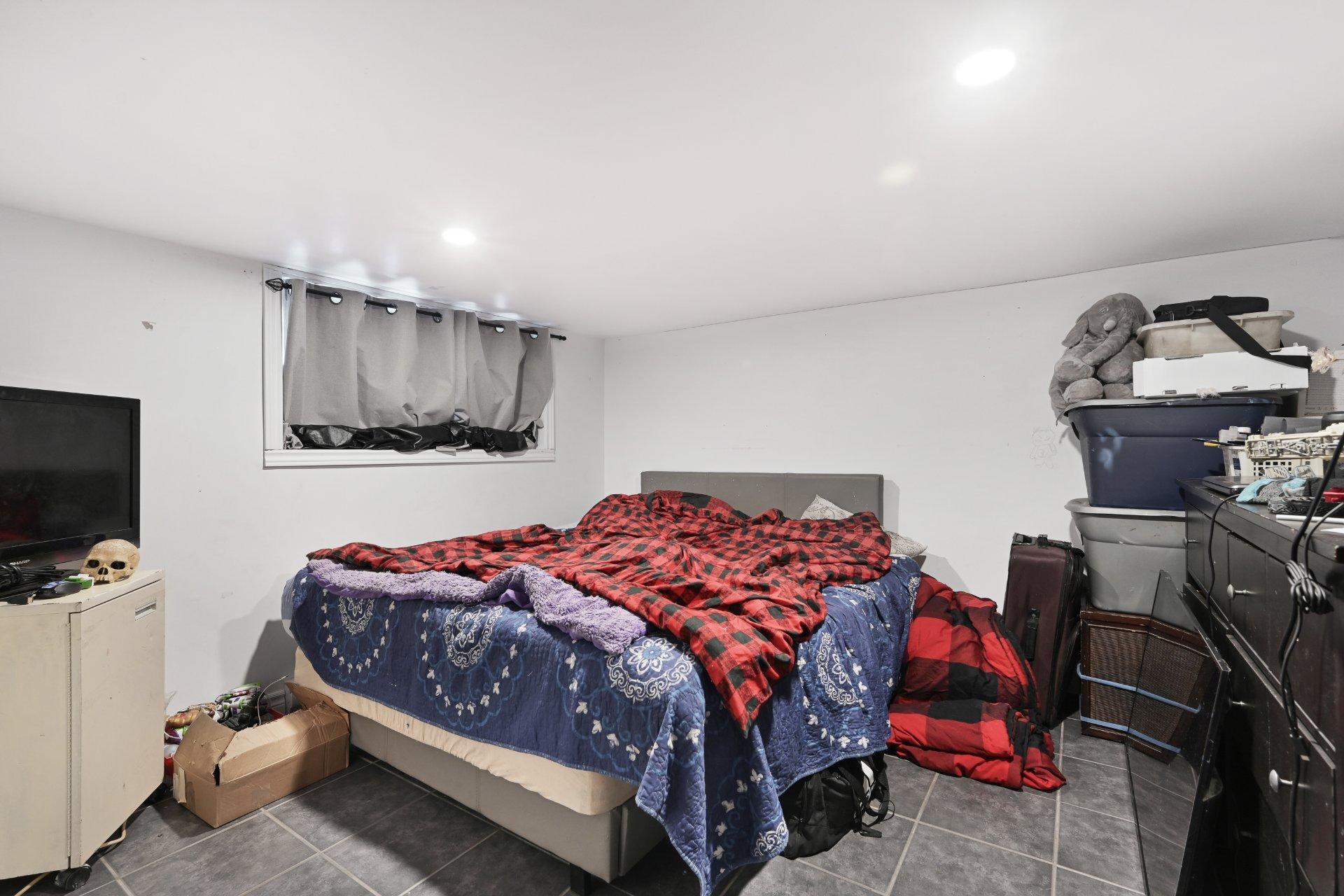 









16565


Av. Lajoie

,
Saint-Hyacinthe,




QC
J2T3J7

