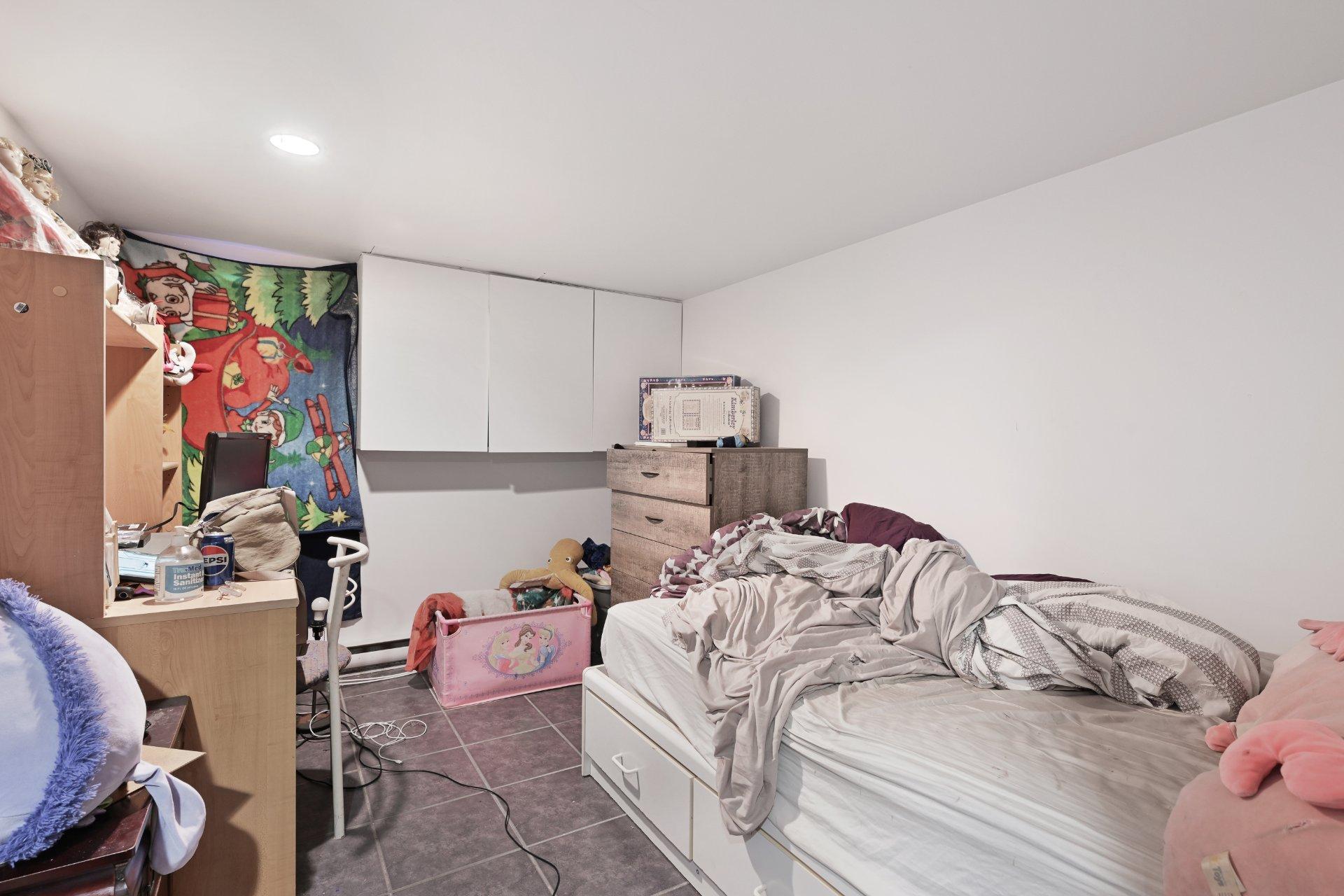 









16565


Av. Lajoie

,
Saint-Hyacinthe,




QC
J2T3J7

