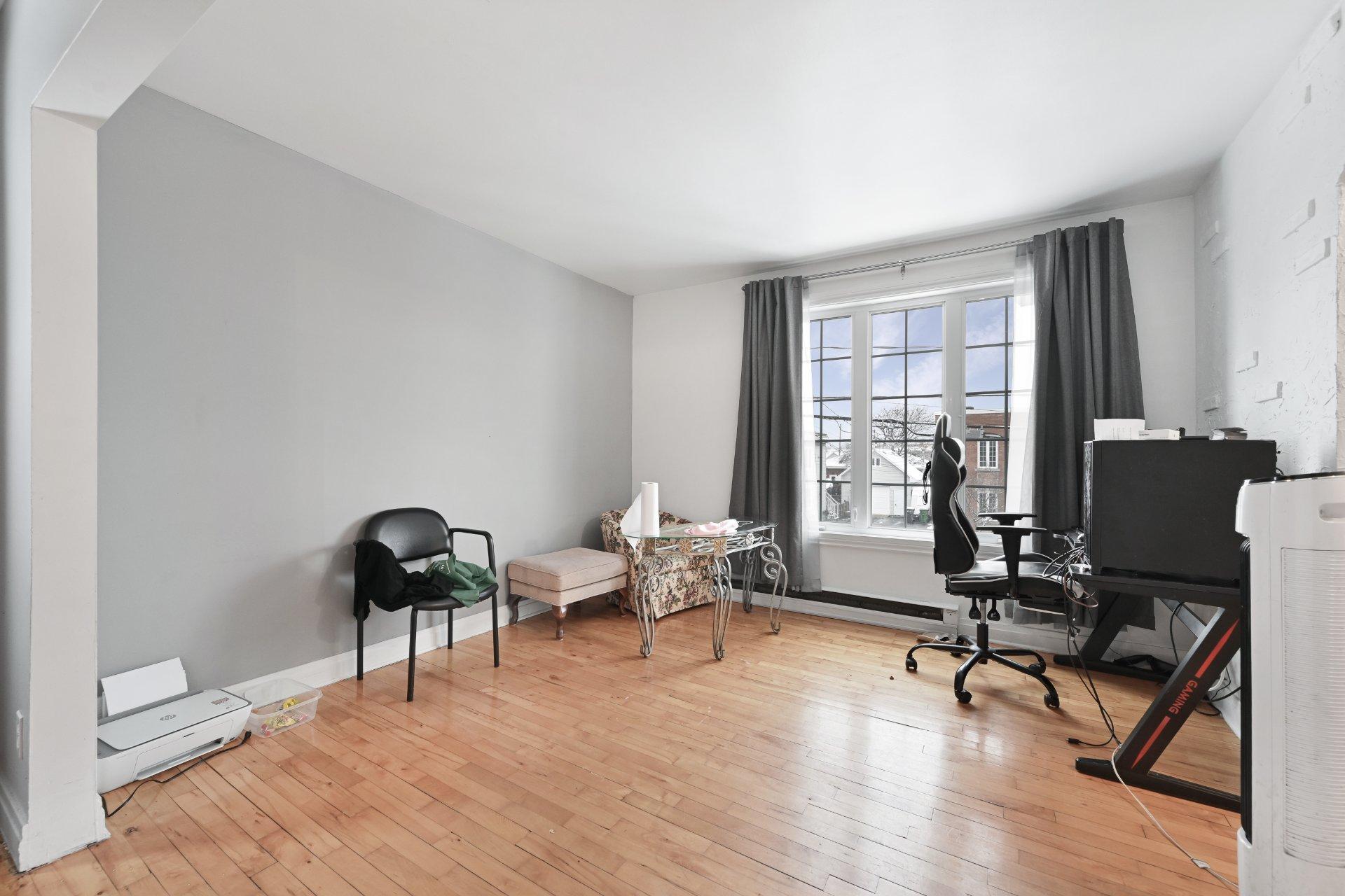 









16565


Av. Lajoie

,
Saint-Hyacinthe,




QC
J2T3J7

