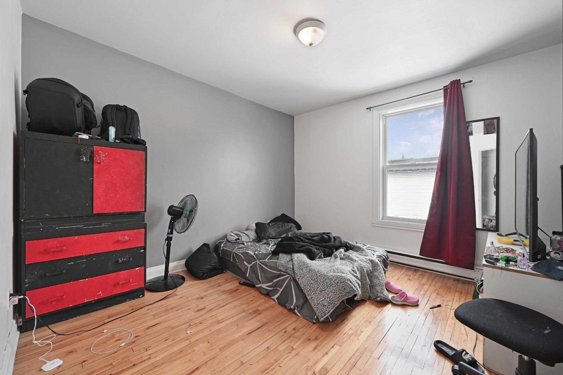 









16565


Av. Lajoie

,
Saint-Hyacinthe,




QC
J2T3J7

