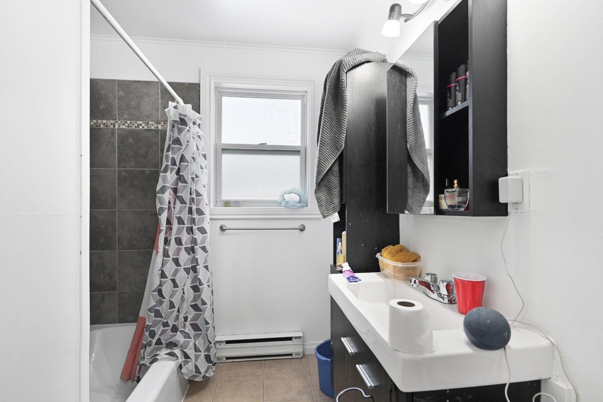 









16565


Av. Lajoie

,
Saint-Hyacinthe,




QC
J2T3J7

